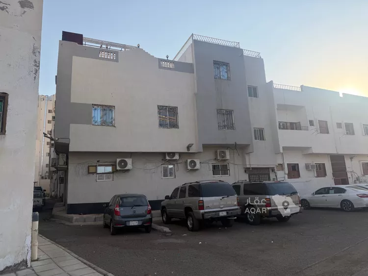 عمارة للبيع في شارع ربيعة ابن ناصر, حي الدرع, مدينة المدينة المنورة, منطقة المدينة المنورة