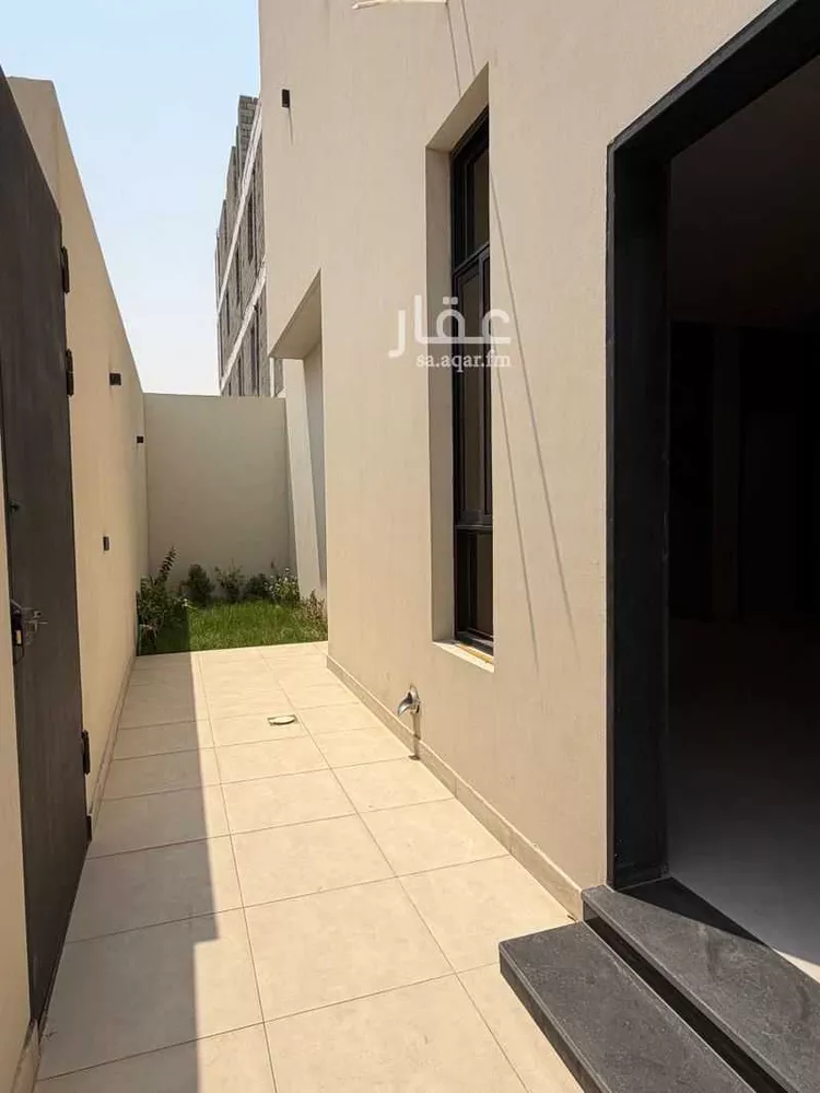 فيلا للبيع في شارع كعب بن حذيفة ، حي الشفا ، الرياض ، منطقة الرياض 8
