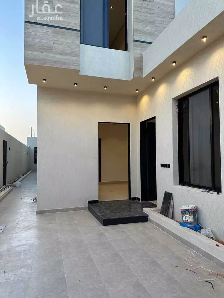 Floor for Sale in Riyadh Al Janadriyah 8