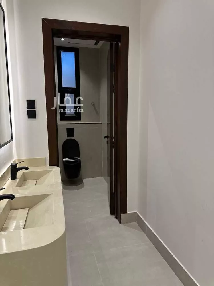 Floor for Sale in Riyadh Al Janadriyah 14