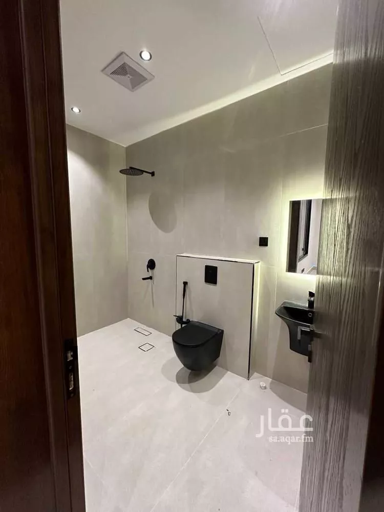 Floor for Sale in Riyadh Al Janadriyah 16