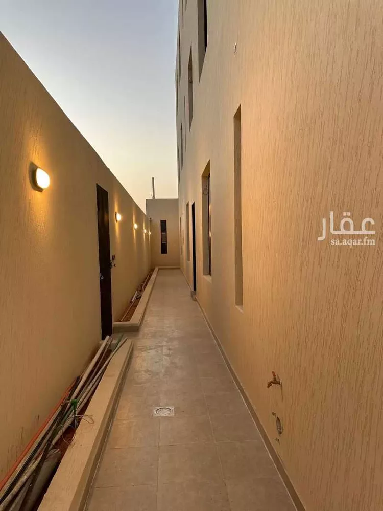Floor for Sale in Riyadh Al Janadriyah 17