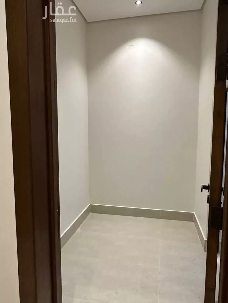 Floor for Sale in Riyadh Al Janadriyah 15