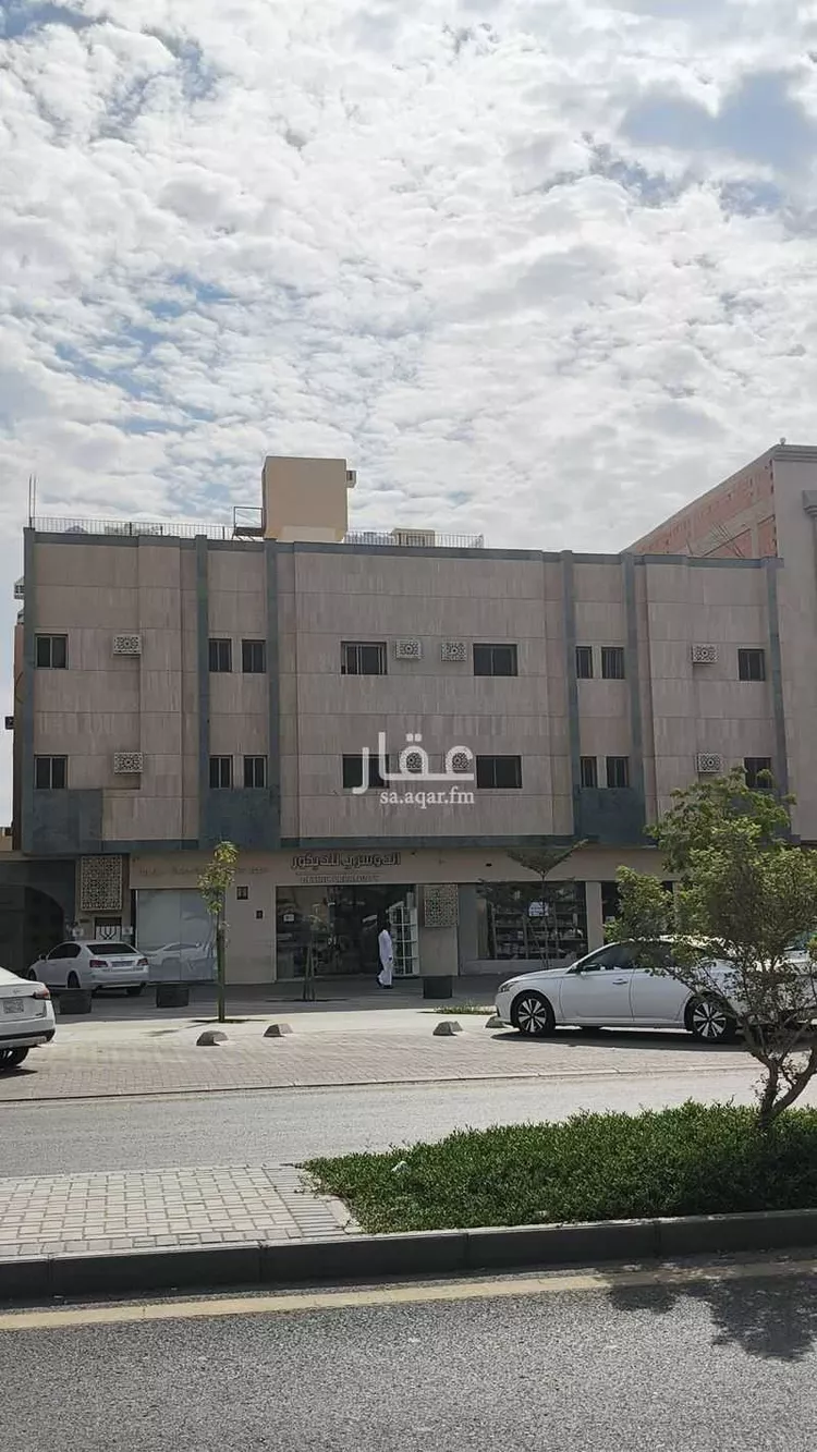محل للإيجار في شارع الامير مقرن بن عبدالعزيز ، المدينة المنورة ، منطقة المدينة المنورة