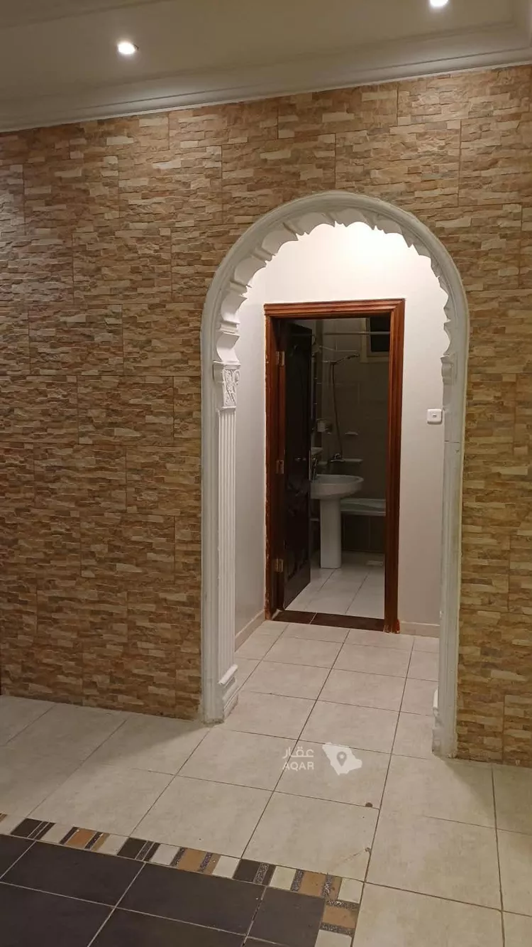 Apartment for Rent in Medina Al Khalidiyah 5