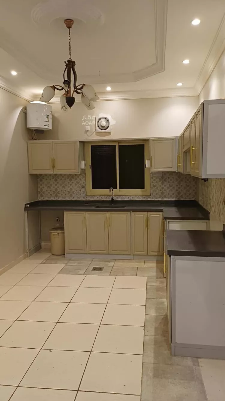 Apartment for Rent in Medina Al Khalidiyah 3