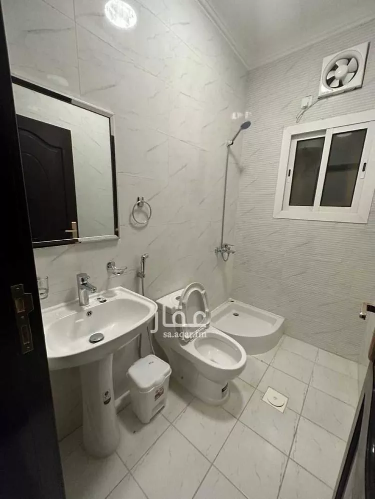 شقة للإيجار في شارع مالك ابن الدخشم ، حي بني حارثة ، المدينة المنورة ، منطقة المدينة المنورة صورة 4