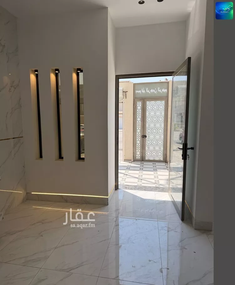فيلا للبيع في شارع غالب بن حمزة, حي ضاحية الملك فهد, مدينة الدمام, المنطقة الشرقية 8