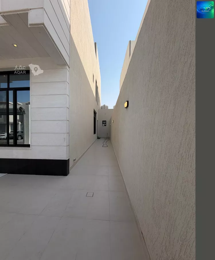 فيلا للبيع في شارع بطحاء, حي ضاحية الملك فهد, مدينة الدمام, المنطقة الشرقية صورة 2