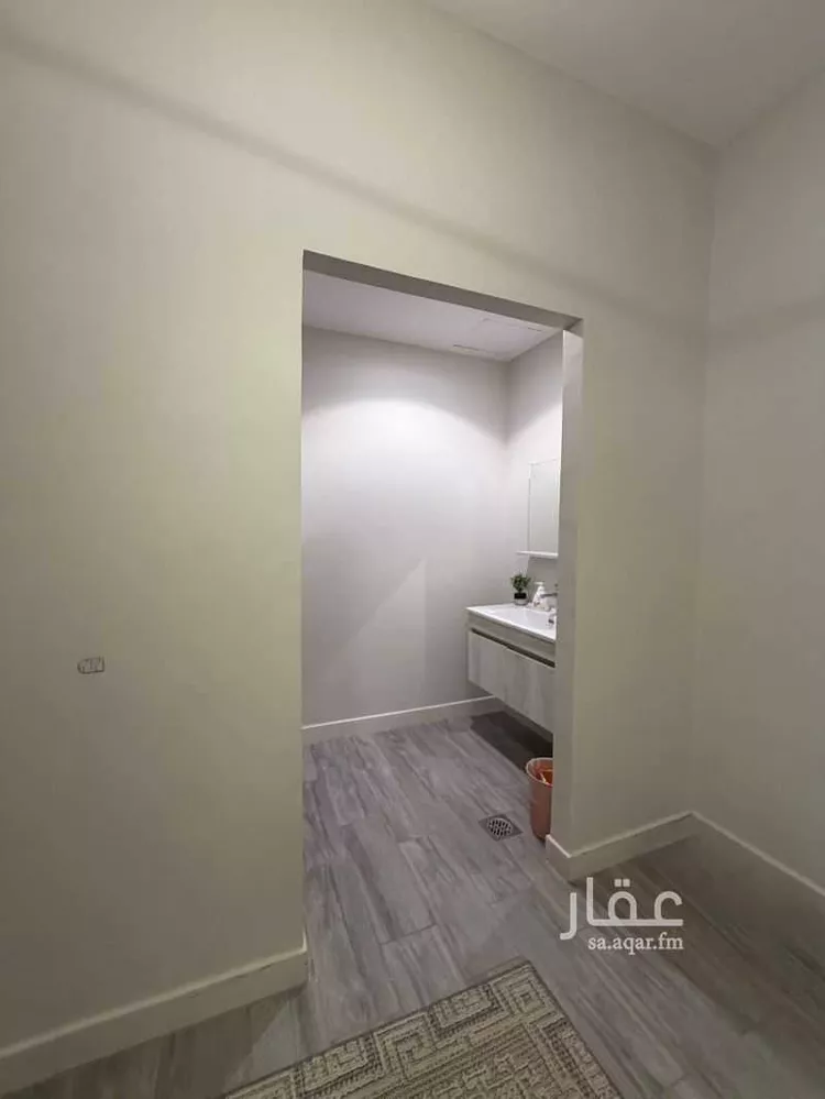 فيلا للإيجار في شارع أبي الحسن القرشي ، حي مطار الملك خالد الدولي ، الرياض ، منطقة الرياض صورة 4