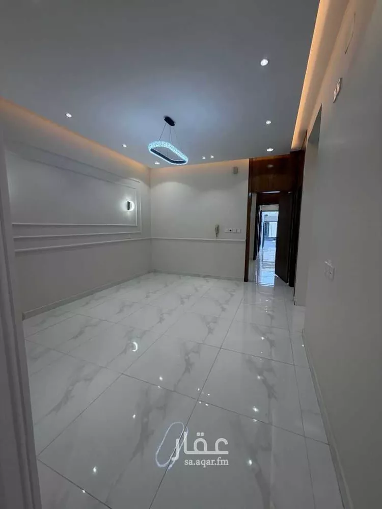 Floor for Sale in Khamis Mushait Ar Rabie 15