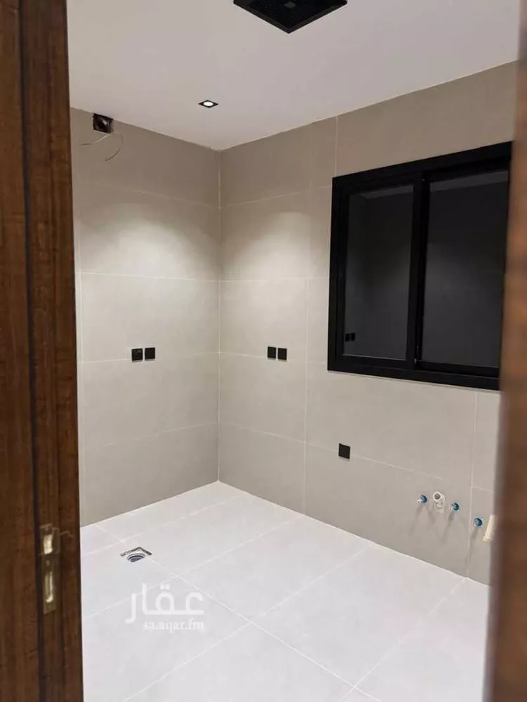 Floor for Sale in Riyadh Al Janadriyah