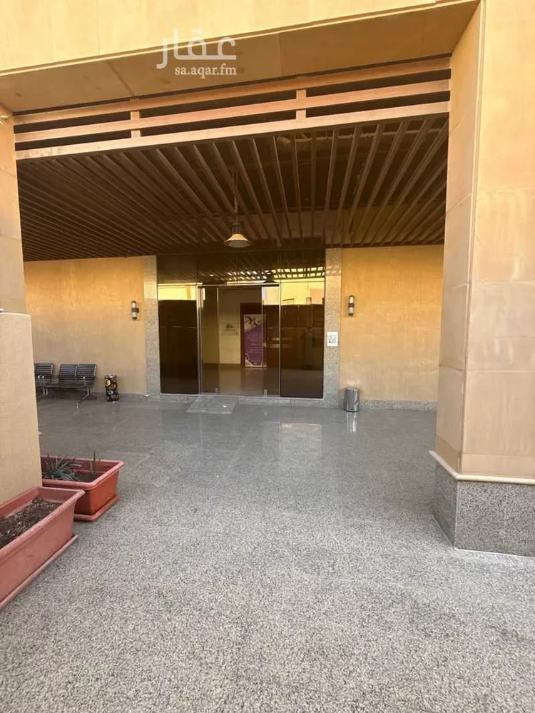 مكتب تجاري للإيجار في شارع طريق عثمان بن عفان الفرعي, حي الإزدهار, مدينة الرياض, منطقة الرياض صورة 3