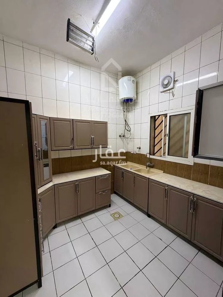 عمارة للإيجار في شارع الصحابة, حي إشبيلية, مدينة الرياض, منطقة الرياض صورة 5