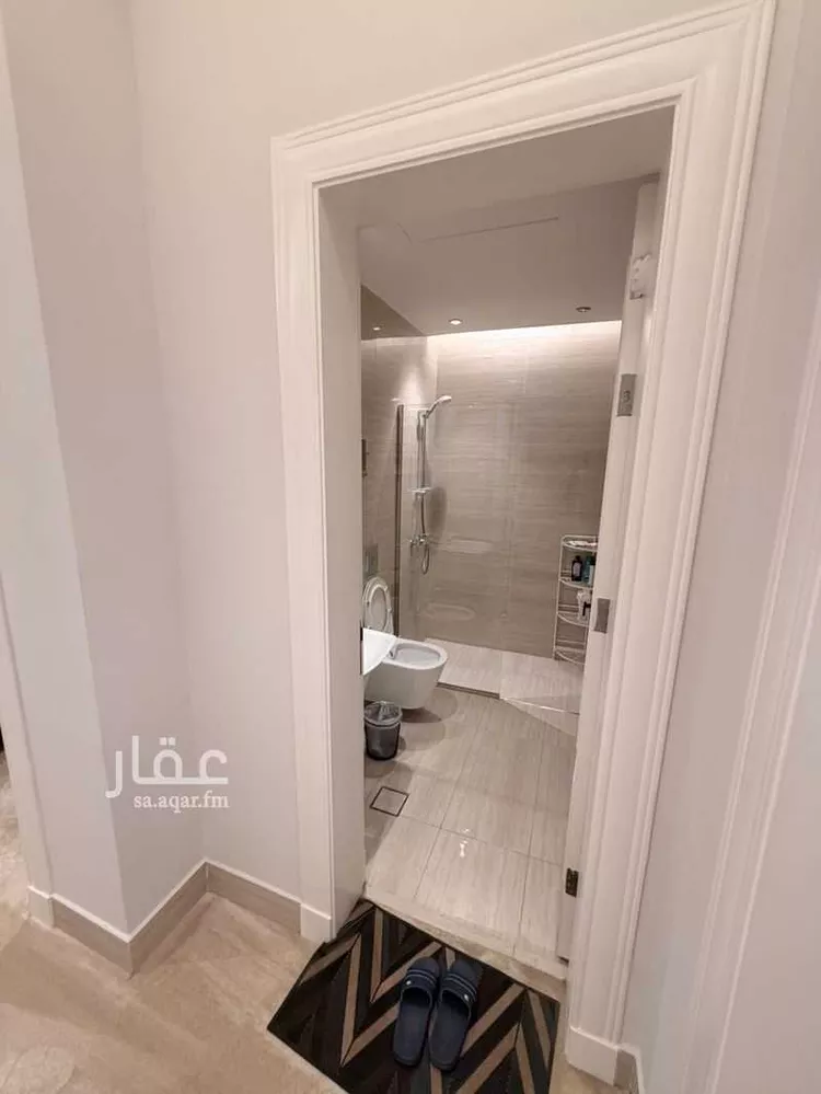 شقة للبيع في شارع الامير مقرن بن عبدالعزيز, حي مغرزات, مدينة الرياض, منطقة الرياض 14