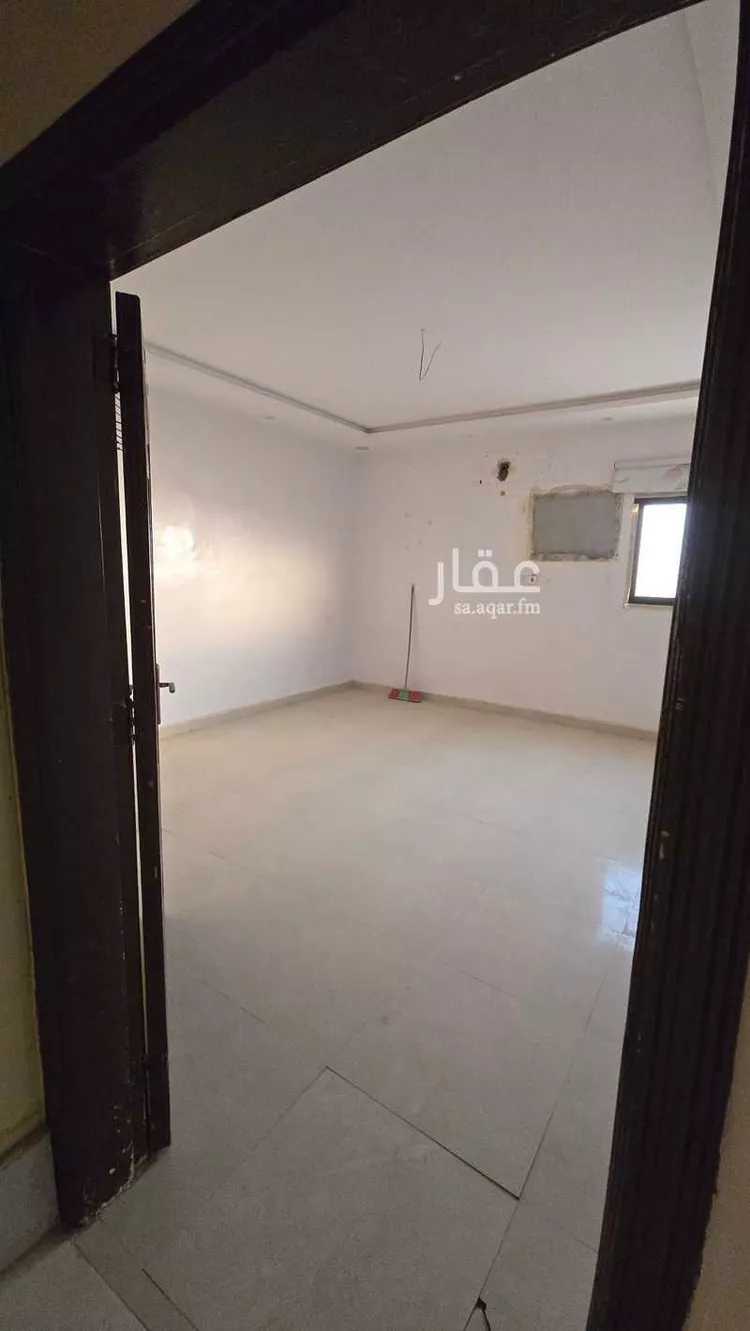فيلا للبيع في شارع الدفاع, حي إشبيلية, مدينة الرياض, منطقة الرياض صورة 3