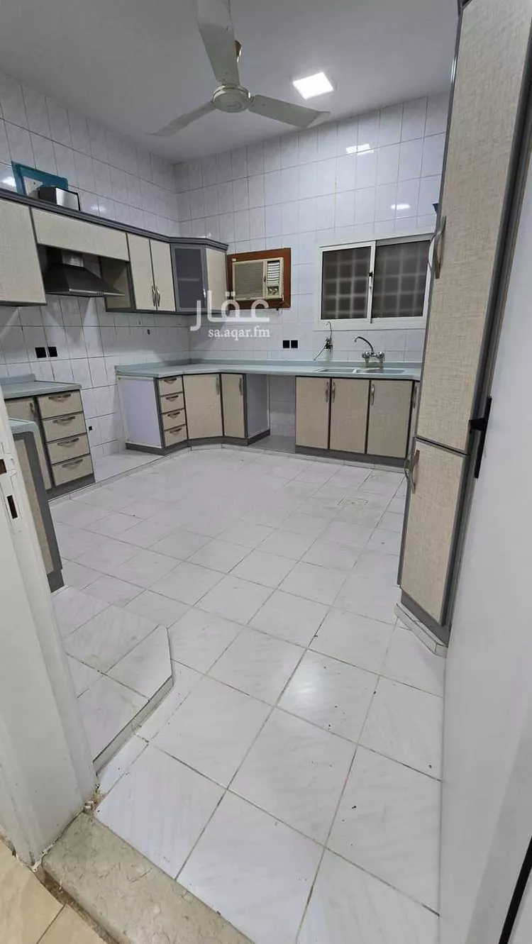 Villa for Sale in Riyadh Ash Shuhada 18
