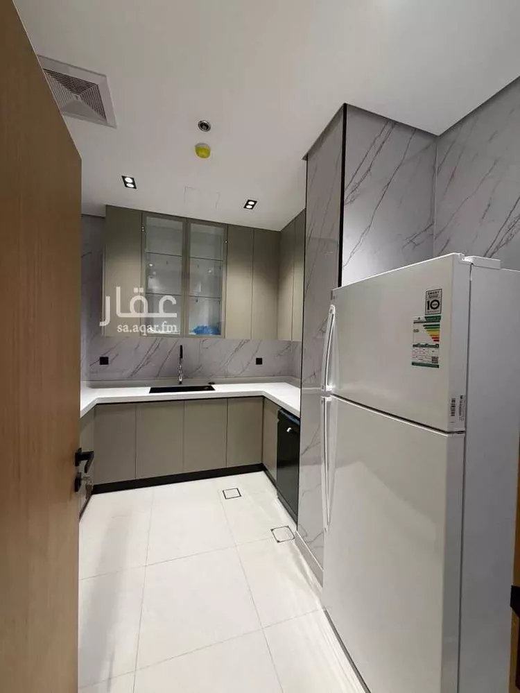 شقة للإيجار في شارع سكاكا, حي الحمراء, مدينة الخبر, المنطقة الشرقية صورة 2