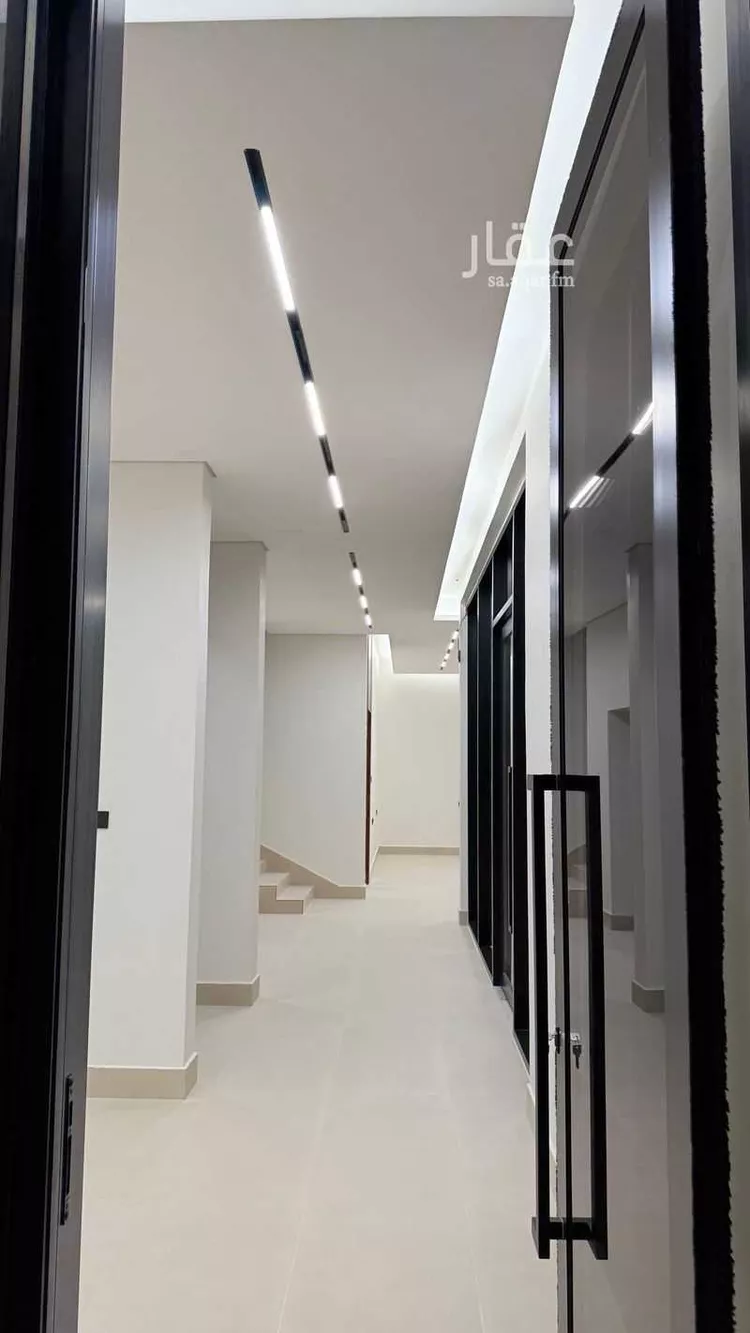 فيلا للبيع في شارع رقم 372, حي الملقا, مدينة الرياض, منطقة الرياض صورة 2