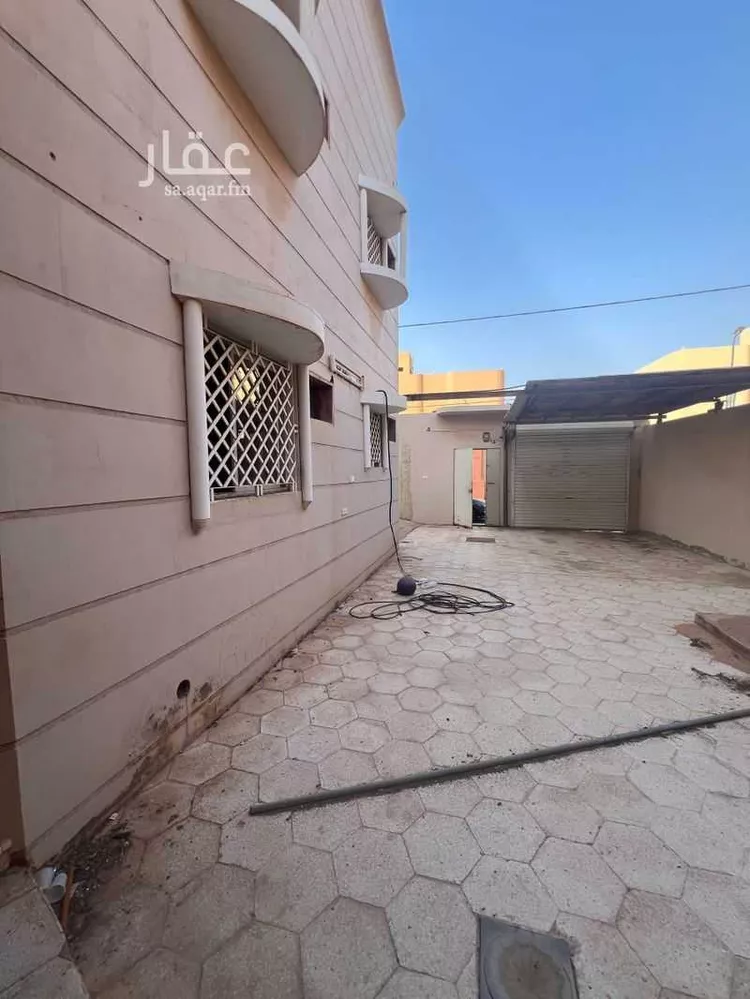 فيلا للبيع في شارع البلدية, حي الديرة, مدينة البكيريه, منطقة القصيم صورة 5