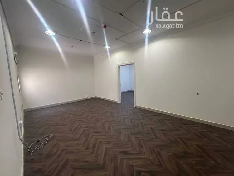 مكتب تجاري للإيجار في شارع عبدالله ابن سعود ابن عبدالعزيز الفرعي, حي الإزدهار, مدينة الرياض, منطقة الرياض صورة 2