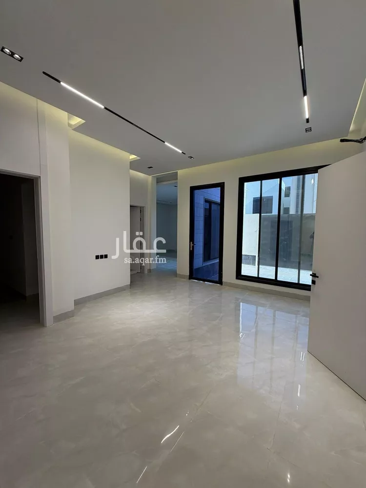 فيلا للبيع في شارع أبي عبدالله محمد بن أيوب, حي المهدية, مدينة الرياض, منطقة الرياض صورة 5