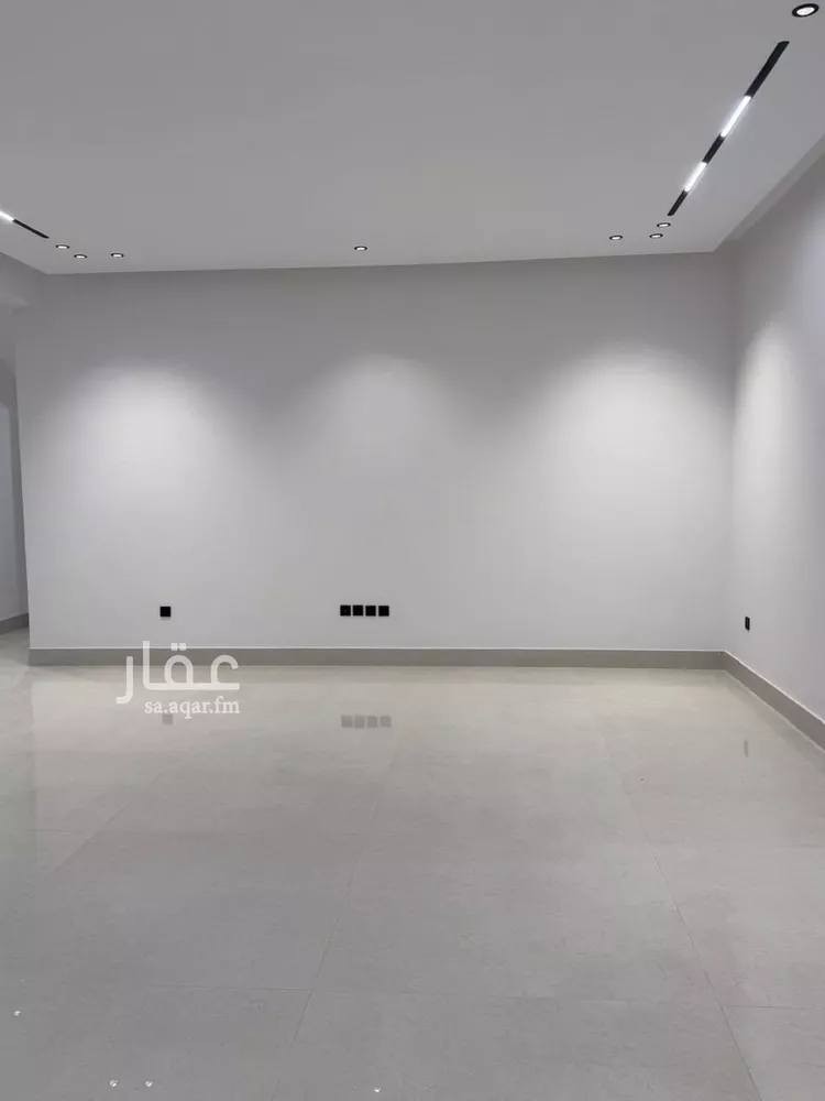 فيلا للبيع في شارع أنس الكناني, حي المهدية, مدينة الرياض, منطقة الرياض صورة 5