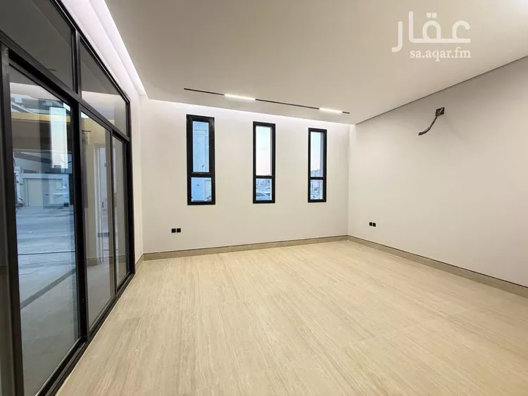 فيلا للبيع في شارع أحمد بن الحسن الأنصاري, حي المهدية, مدينة الرياض, منطقة الرياض صورة 5