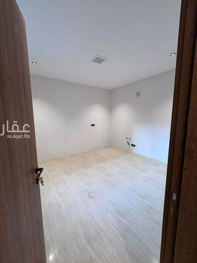 فيلا للبيع في شارع السيل الكبير, حي المهدية, مدينة الرياض, منطقة الرياض صورة 2