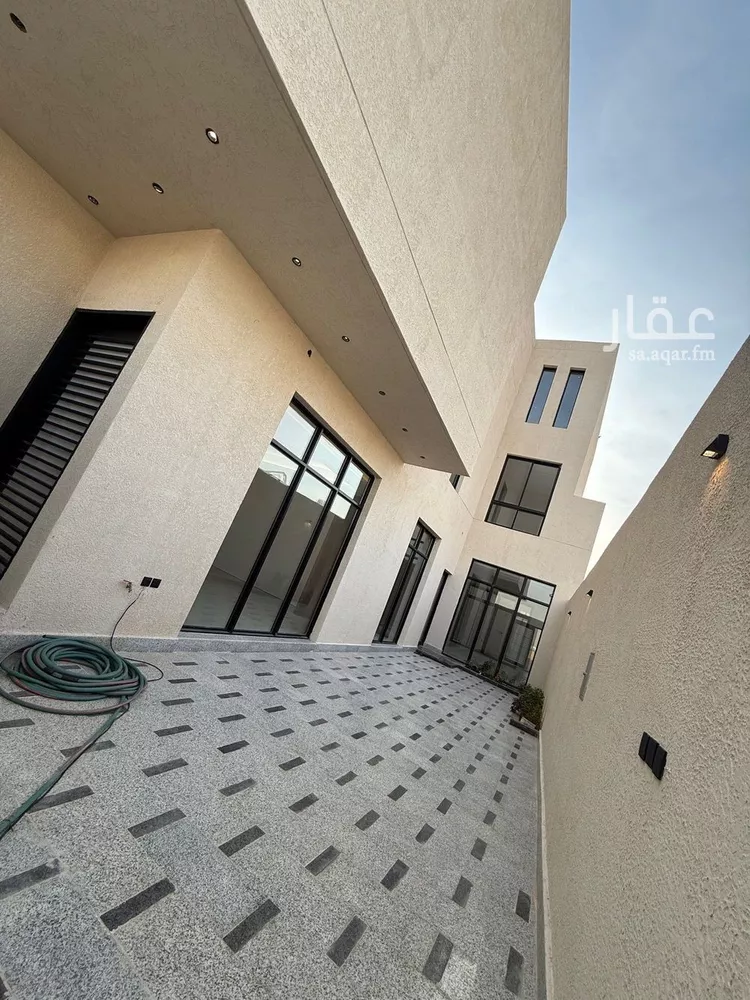 فيلا للبيع في شارع السيل الكبير, حي المهدية, مدينة الرياض, منطقة الرياض صورة 3