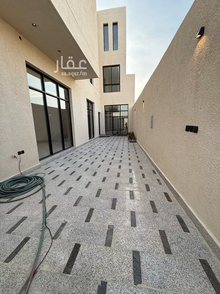 فيلا للبيع في شارع السيل الكبير, حي المهدية, مدينة الرياض, منطقة الرياض صورة 5