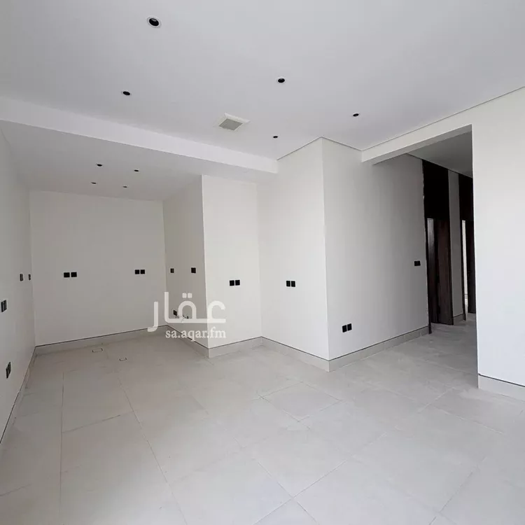 دور للبيع في شارع عائشة بنت ابي بكر, حي شبرا, مدينة الرياض, منطقة الرياض صورة 4
