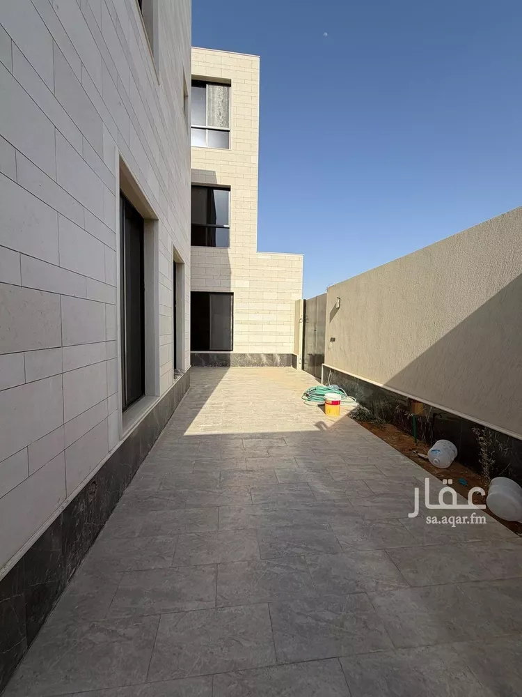 فيلا للبيع في شارع أبي عبدالله محمد بن أيوب, حي المهدية, مدينة الرياض, منطقة الرياض صورة 3