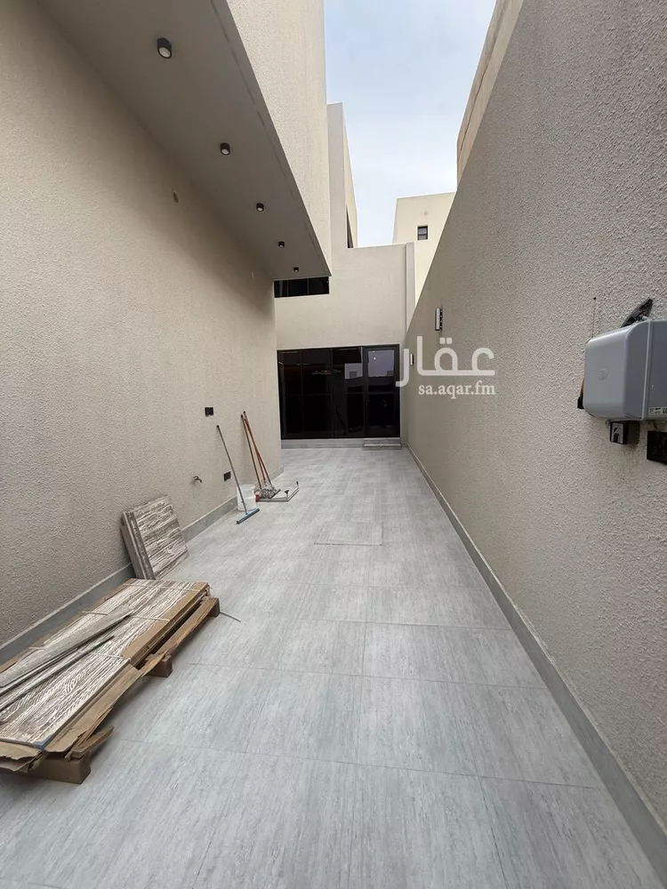 فيلا للبيع في شارع سعد الله بن مجالد, حي المهدية, مدينة الرياض, منطقة الرياض صورة 3