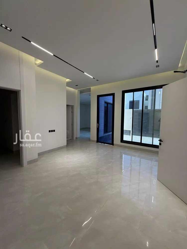 فيلا للبيع في شارع محمد بن أبي بكر القيم, حي المهدية, مدينة الرياض, منطقة الرياض صورة 4