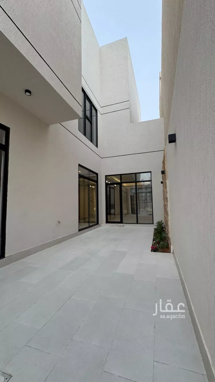 فيلا للبيع في شارع علي الجمال, حي المهدية, مدينة الرياض, منطقة الرياض صورة 2