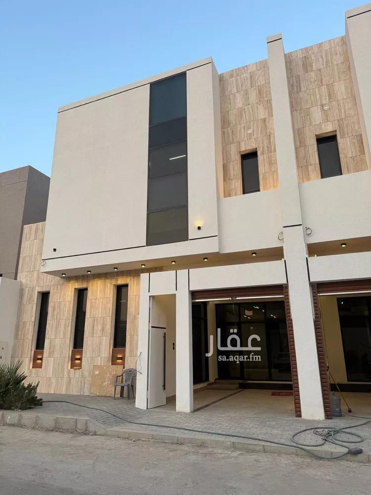 فيلا للبيع في شارع أحمد بن الحسن الأنصاري, حي المهدية, مدينة الرياض, منطقة الرياض صورة 2