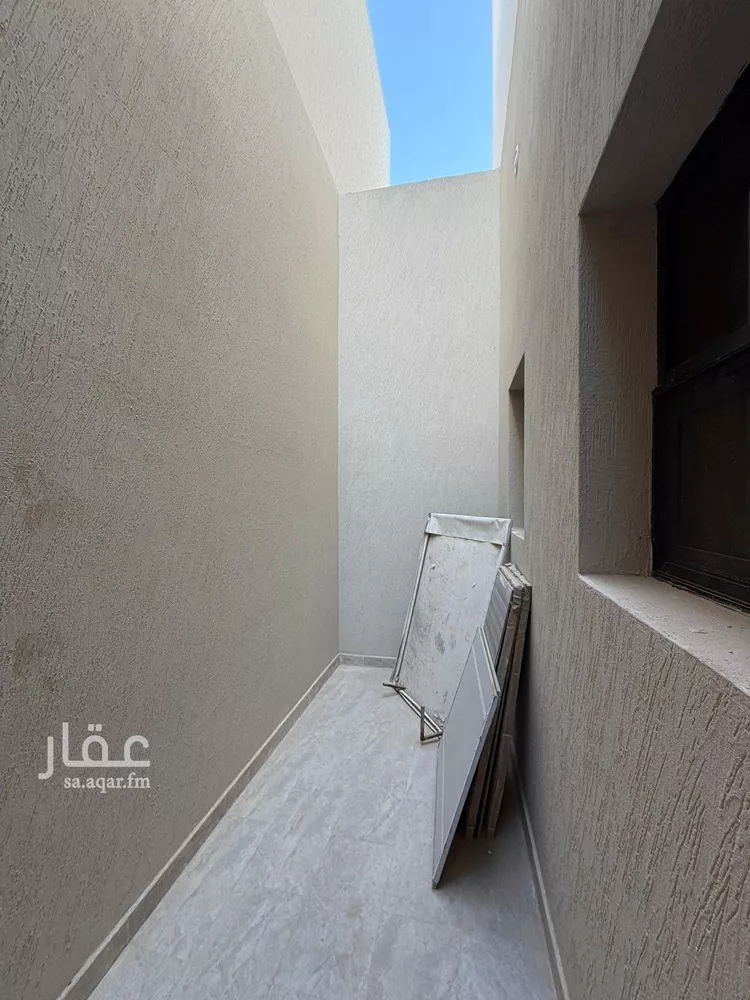 فيلا للبيع في شارع أبي عبدالله محمد بن أيوب, حي المهدية, مدينة الرياض, منطقة الرياض صورة 4