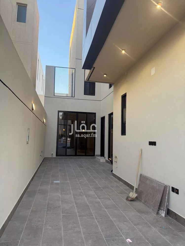 فيلا للبيع في شارع السيل الكبير, حي المهدية, مدينة الرياض, منطقة الرياض صورة 3