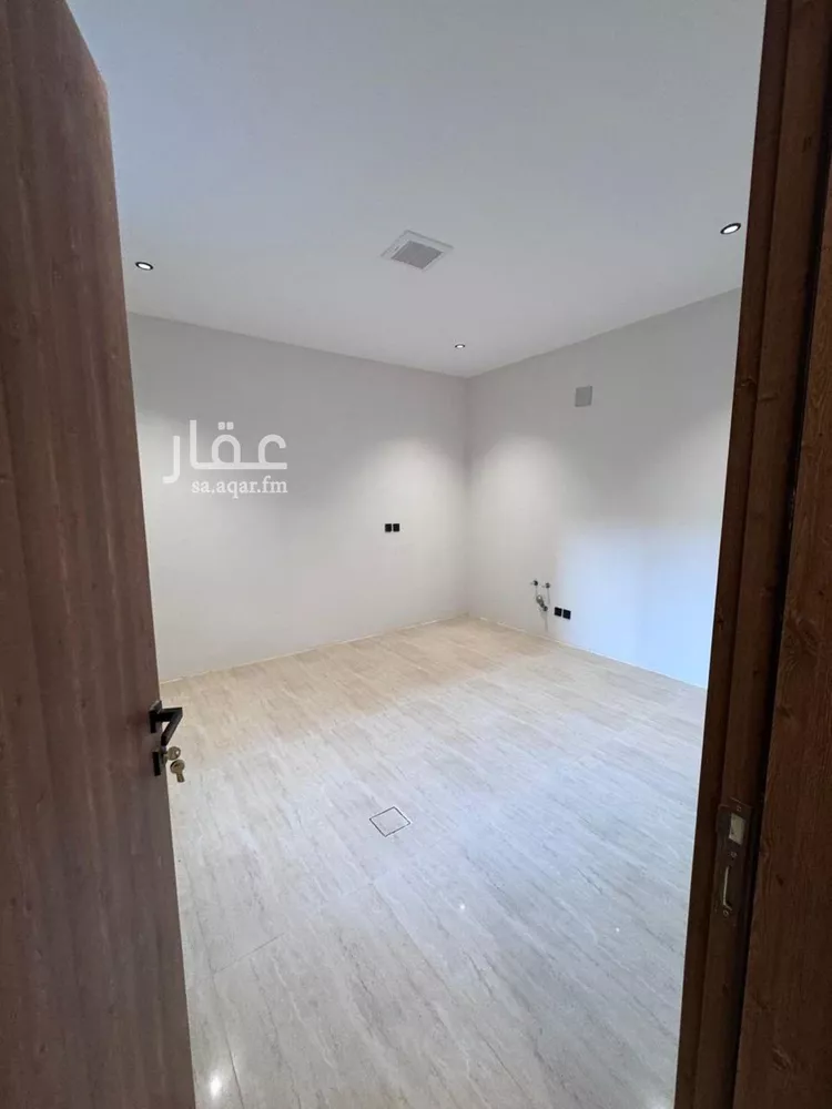 فيلا للبيع في شارع السيل الكبير, حي المهدية, مدينة الرياض, منطقة الرياض صورة 4