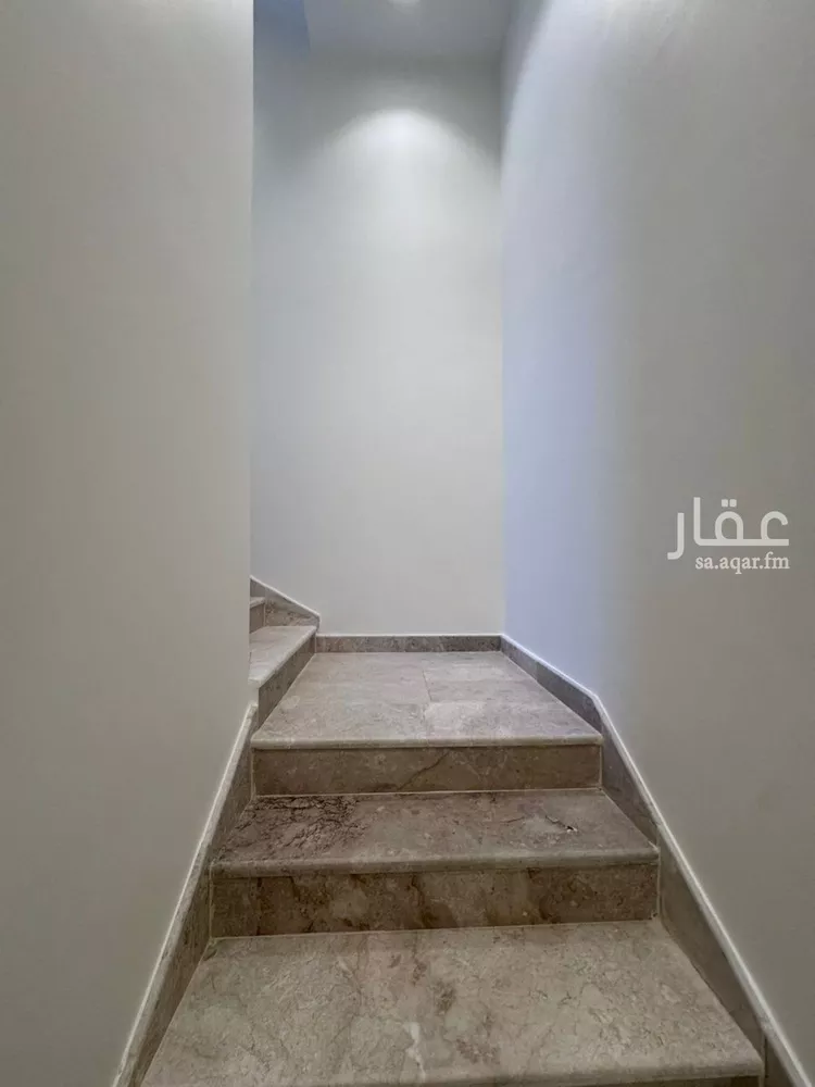 فيلا للبيع في شارع السيل الكبير, حي المهدية, مدينة الرياض, منطقة الرياض صورة 3