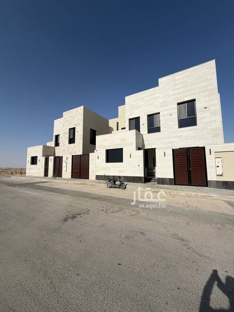 فيلا للبيع في شارع أبي عبدالله محمد بن أيوب, حي المهدية, مدينة الرياض, منطقة الرياض صورة 2