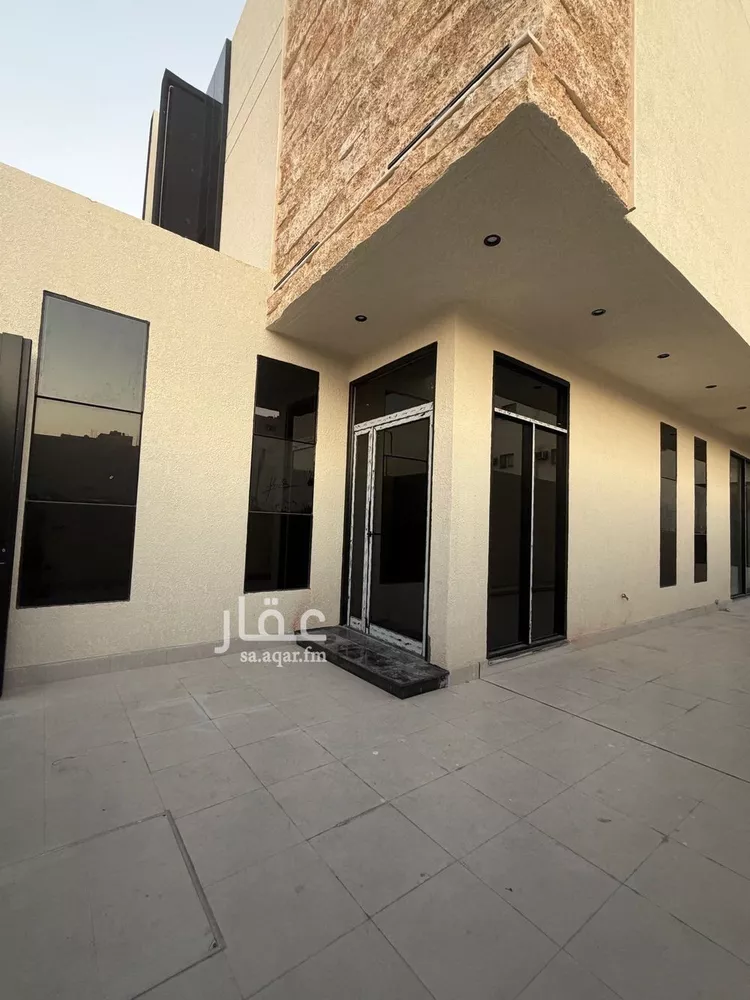 فيلا للبيع في شارع نافع بن صبرة, حي طيبة, مدينة الدمام, المنطقة الشرقية صورة 2
