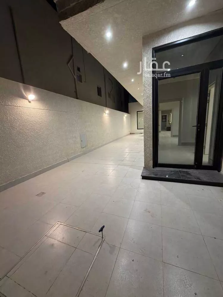 فيلا للبيع في شارع نافع بن صبرة, حي طيبة, مدينة الدمام, المنطقة الشرقية صورة 2