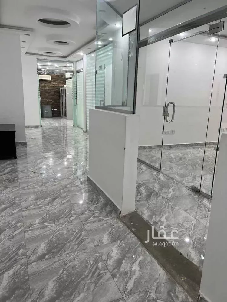 مكتب تجاري للإيجار في شارع الخزنة, حي إشبيلية, مدينة الرياض, منطقة الرياض