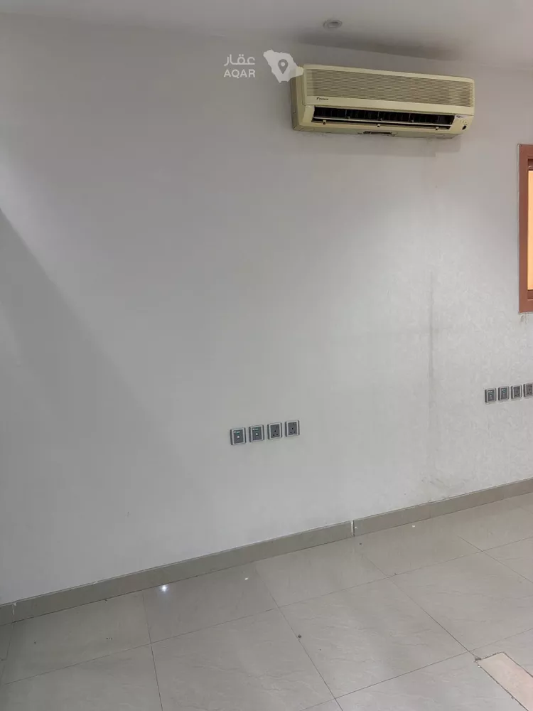 مكتب تجاري للإيجار في شارع الخزنة, حي إشبيلية, مدينة الرياض, منطقة الرياض صورة 4