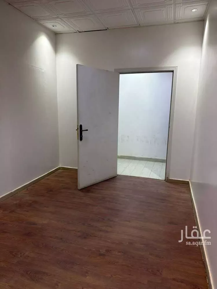 مكتب تجاري للإيجار في شارع الخزنة, حي إشبيلية, مدينة الرياض, منطقة الرياض 7