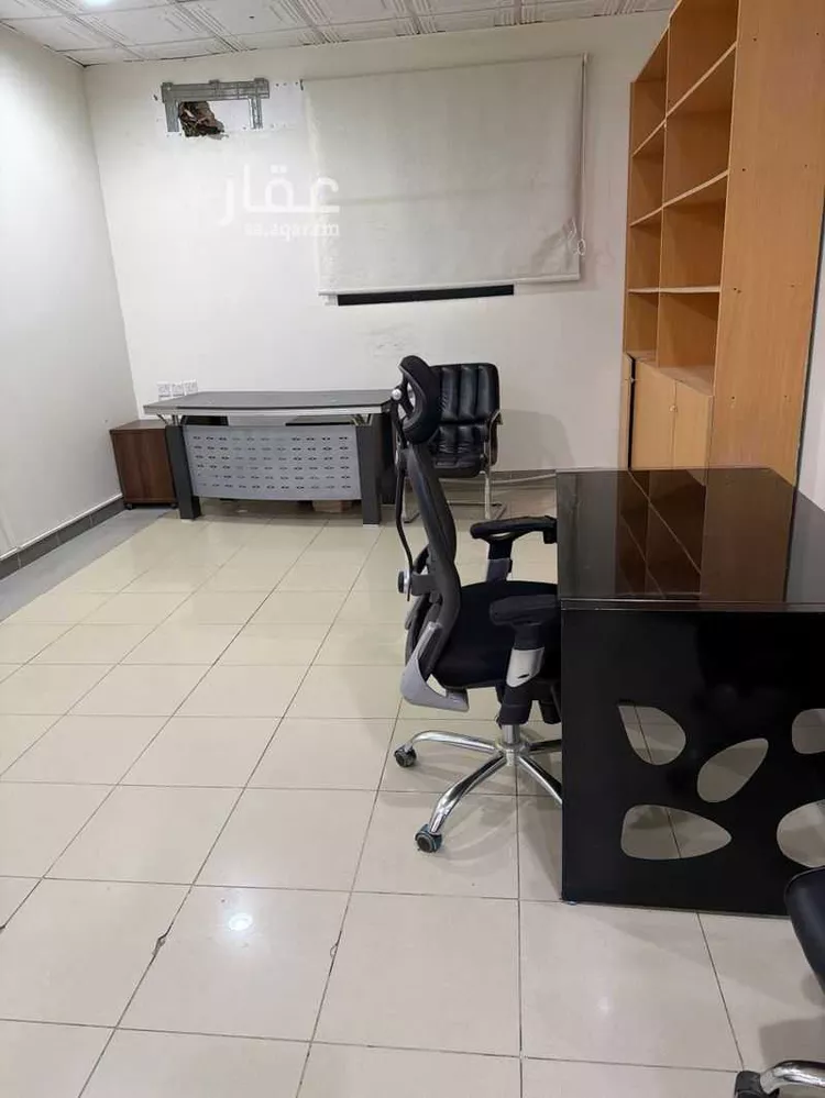 مكتب تجاري للإيجار في شارع الخزنة, حي إشبيلية, مدينة الرياض, منطقة الرياض