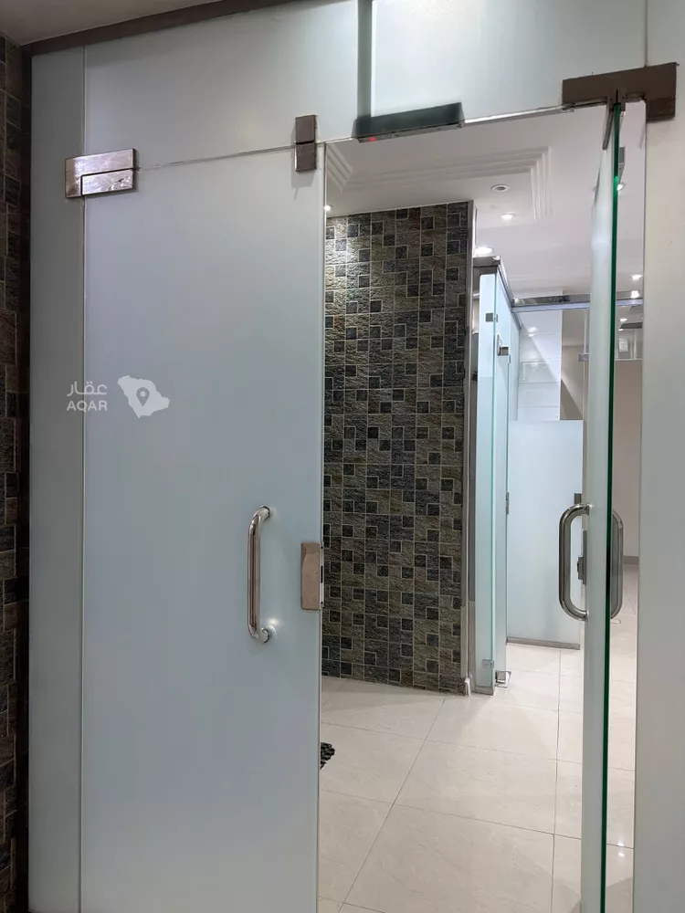 مكتب تجاري للإيجار في شارع الخزنة, حي إشبيلية, مدينة الرياض, منطقة الرياض