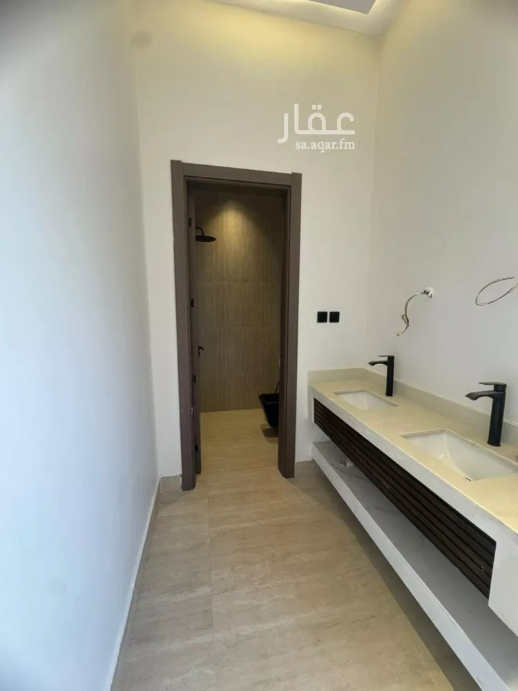 دور للبيع في شارع مافيه اسم , حي الجنادرية, مدينة الرياض, منطقة الرياض صورة 3